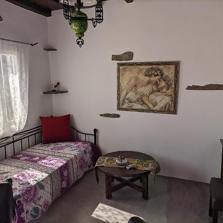 Monte Kechros Guest House Arnados Eksteriør bilde