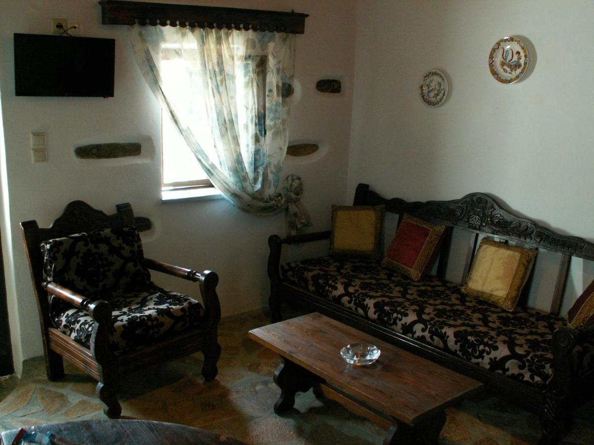 Monte Kechros Guest House Arnados Eksteriør bilde