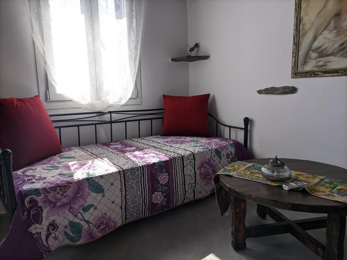 Monte Kechros Guest House Arnados Eksteriør bilde