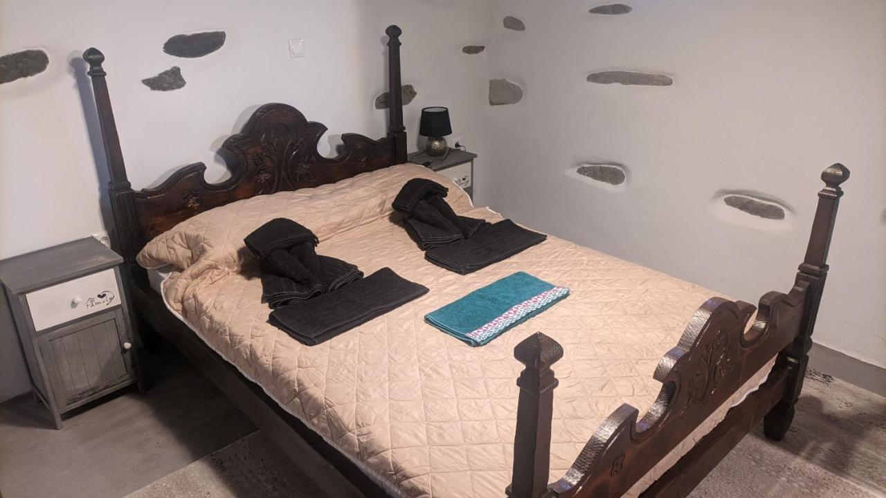 Monte Kechros Guest House Arnados Eksteriør bilde