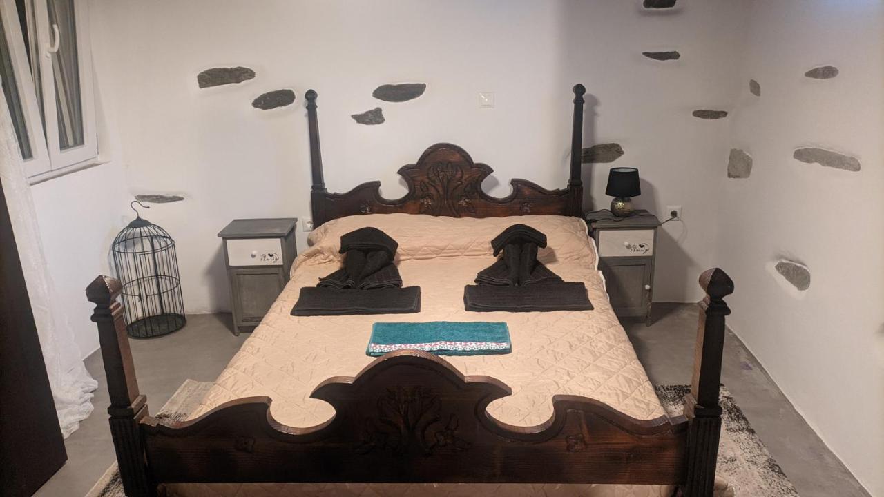 Monte Kechros Guest House Arnados Eksteriør bilde