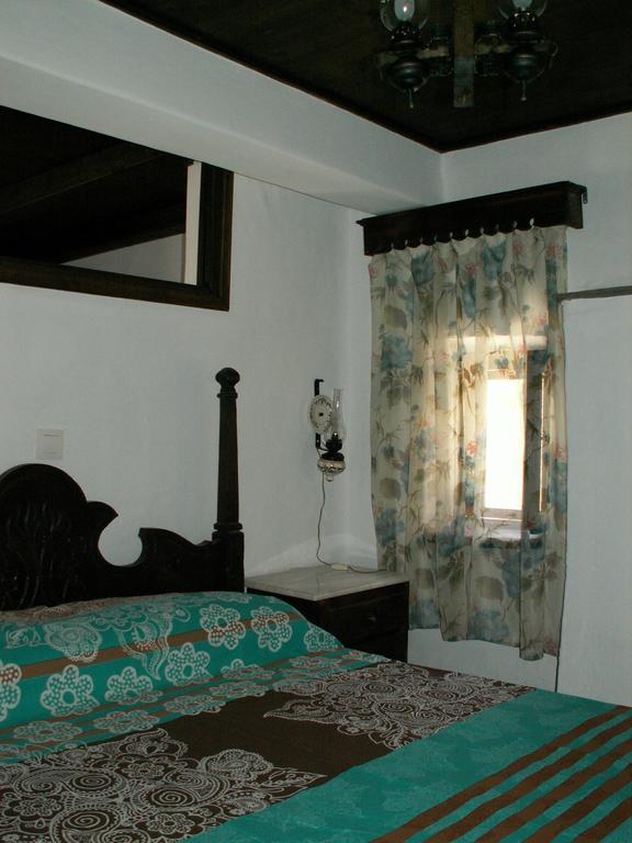 Monte Kechros Guest House Arnados Eksteriør bilde