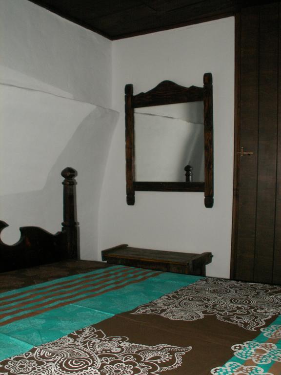 Monte Kechros Guest House Arnados Eksteriør bilde