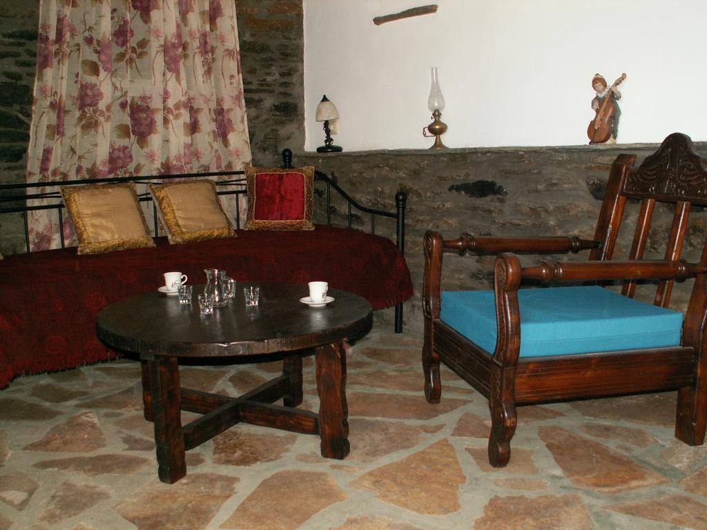 Monte Kechros Guest House Arnados Eksteriør bilde